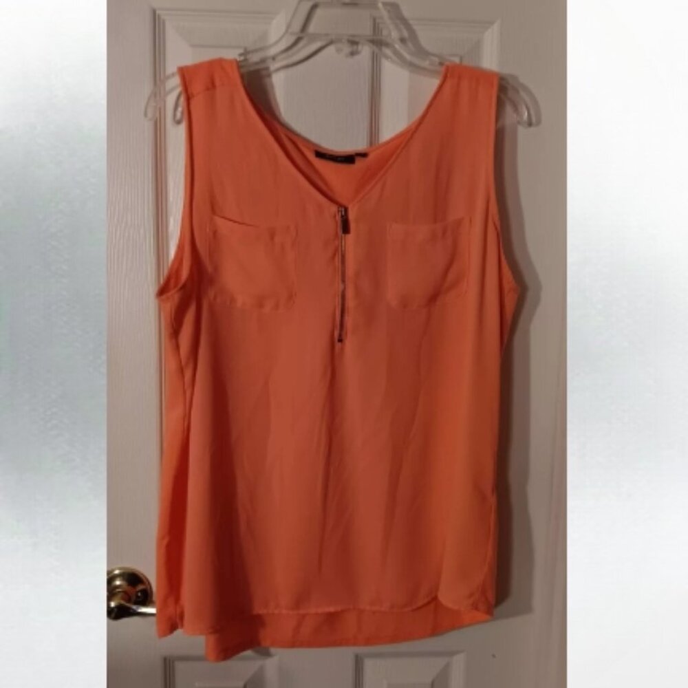 Apt 9 bright peach sleeveless women's top size Xl with zipper front